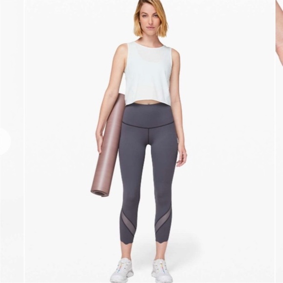 Lululemon Wunder Under Crop Scallop Gray Leggings size 6 - Picture 2 of 10